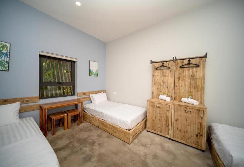 اتاق استاندارد سه تخته با سرویس بهداشتی مشترک, 9station Hostel & Bar Phu Quoc