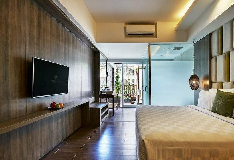 غرفة ديلوكس مطلة على حمام السباحة, The Crystal Luxury Bay Resort Nusa Dua