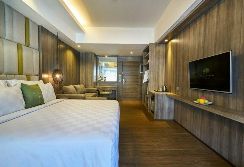 اتاق لوکس با چشم‌انداز استخر, The Crystal Luxury Bay Resort Nusa Dua