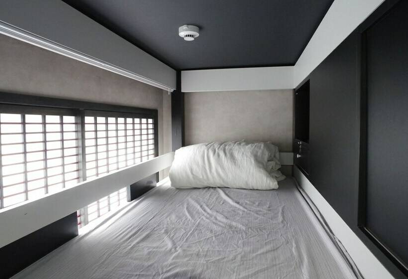 Llit en Habitació Compartida, Sora Hostel