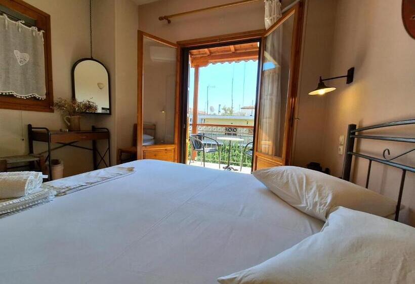 バルコニー付きスタンダードルーム, Skourgias Rooms