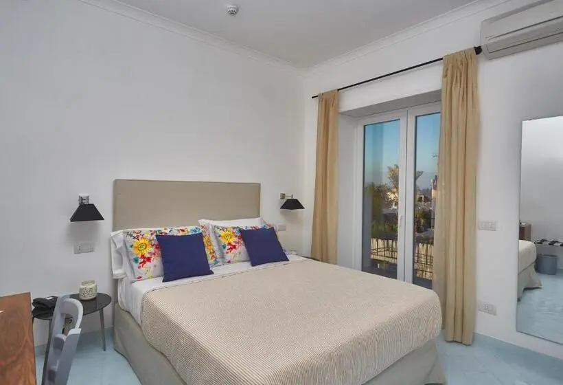 Deluxe-huone Sivuttainen Merinäkymä, Victoria Place