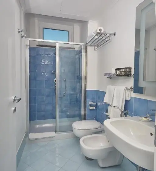 Deluxe-huone Sivuttainen Merinäkymä, Victoria Place