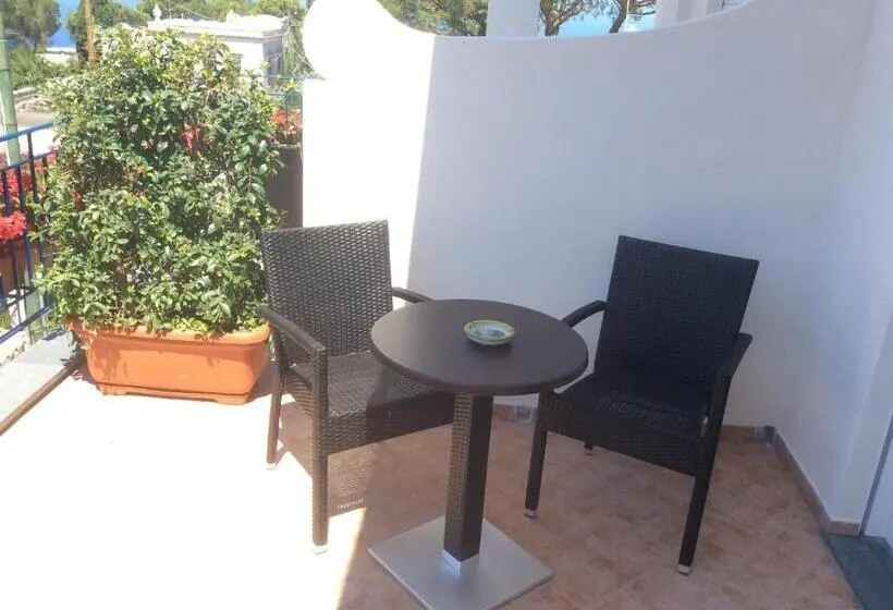 Deluxe-huone Sivuttainen Merinäkymä, Victoria Place