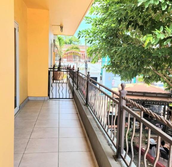 اتاق لوکس با بالکن, Rincon Plaza