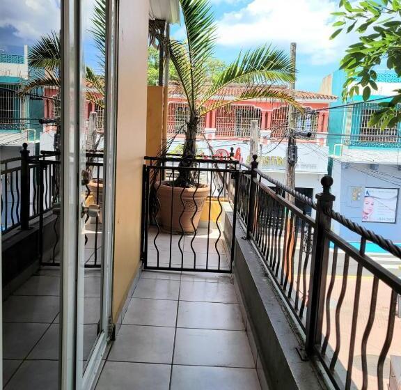 اتاق لوکس با بالکن, Rincon Plaza