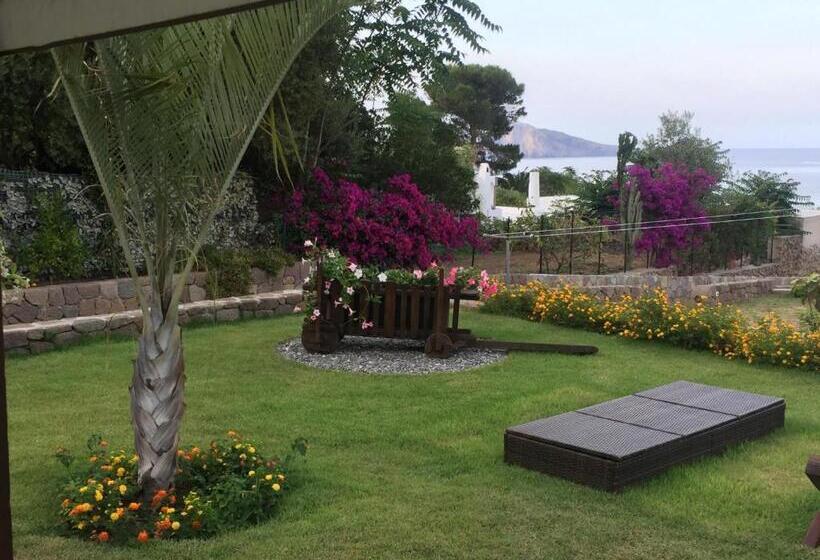 オーシャンビュースタンダードルームテラス付き, B&b Da Luca