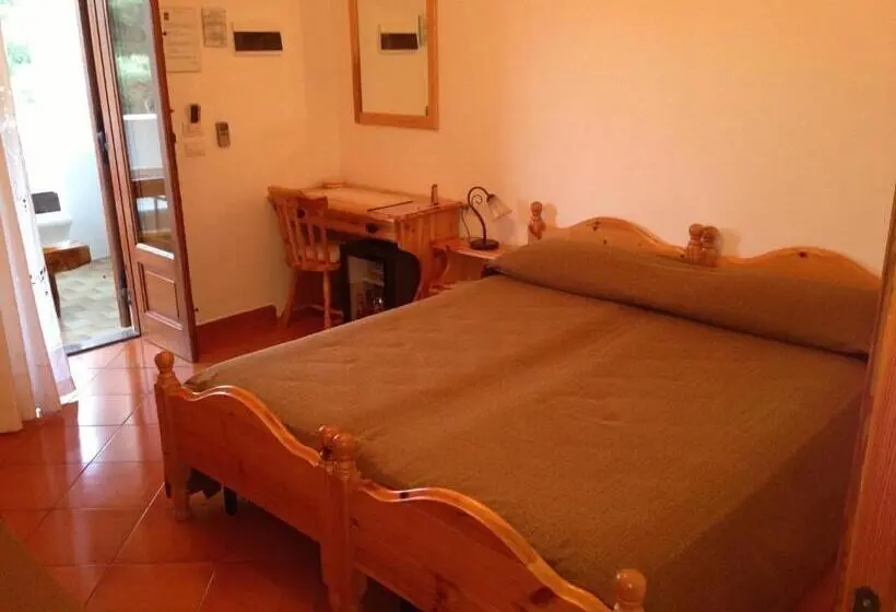 اتاق استاندارد سه نفره, B&b Da Luca