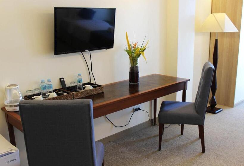 اتاق لوکس سه تخته, Panja Resort Palawan