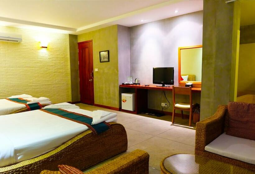 ファミリールーム, Saravoan Royal Palace