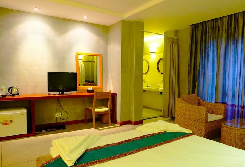 ファミリールーム, Saravoan Royal Palace