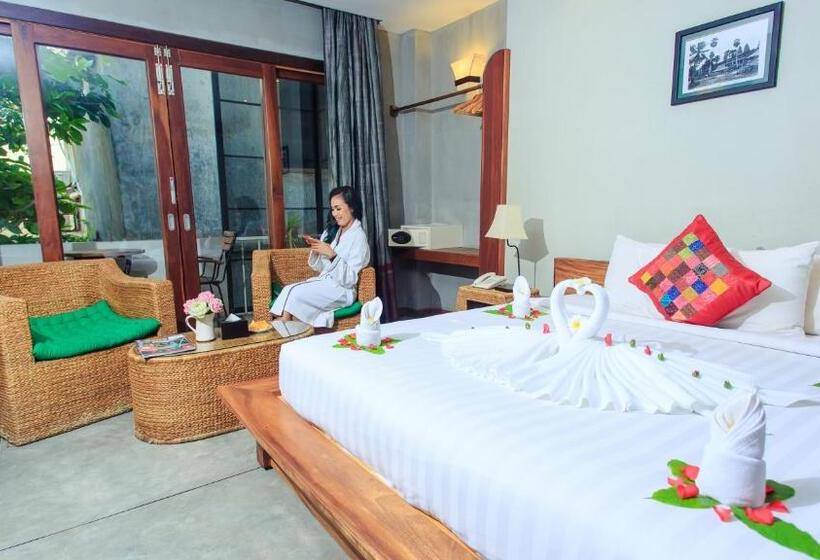 バルコニー付スイート, Saravoan Royal Palace