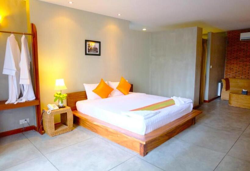 バルコニー付スイート, Saravoan Royal Palace