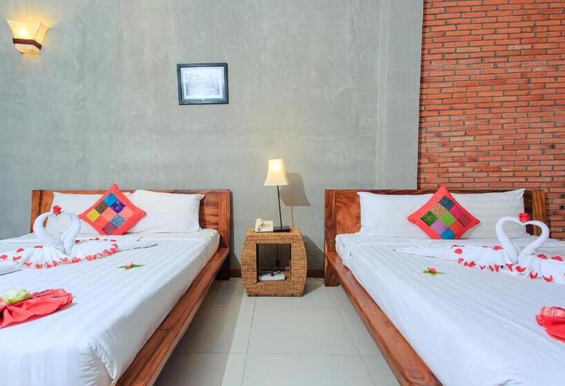 ファミリールーム, Saravoan Royal Palace