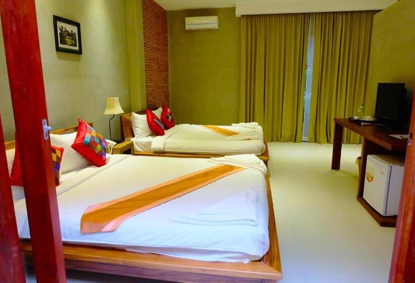 ファミリールーム, Saravoan Royal Palace