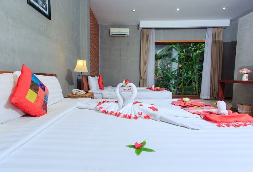 ファミリールーム, Saravoan Royal Palace