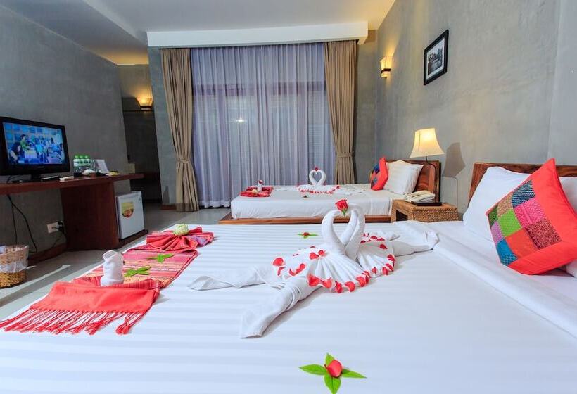 ファミリールーム, Saravoan Royal Palace