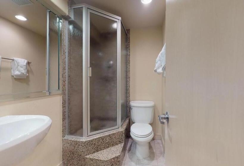 침실 3개 아파트, The Landmark