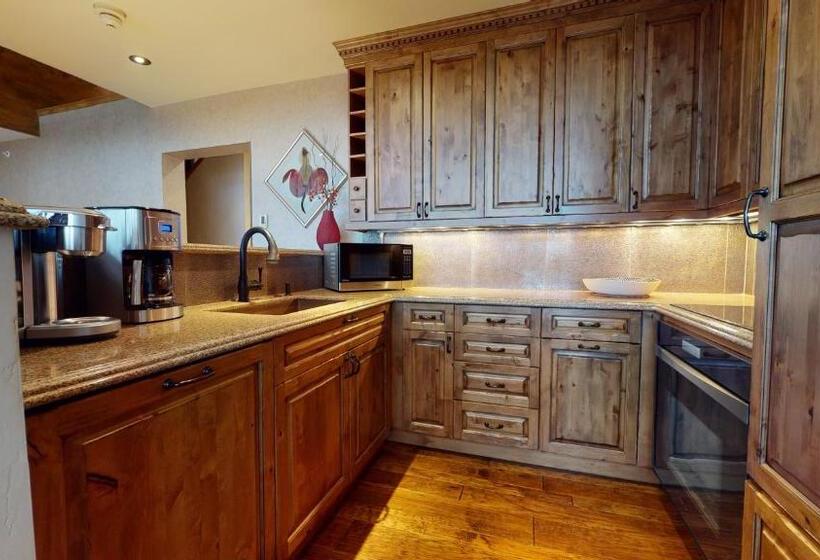 침실 3개 아파트, The Landmark