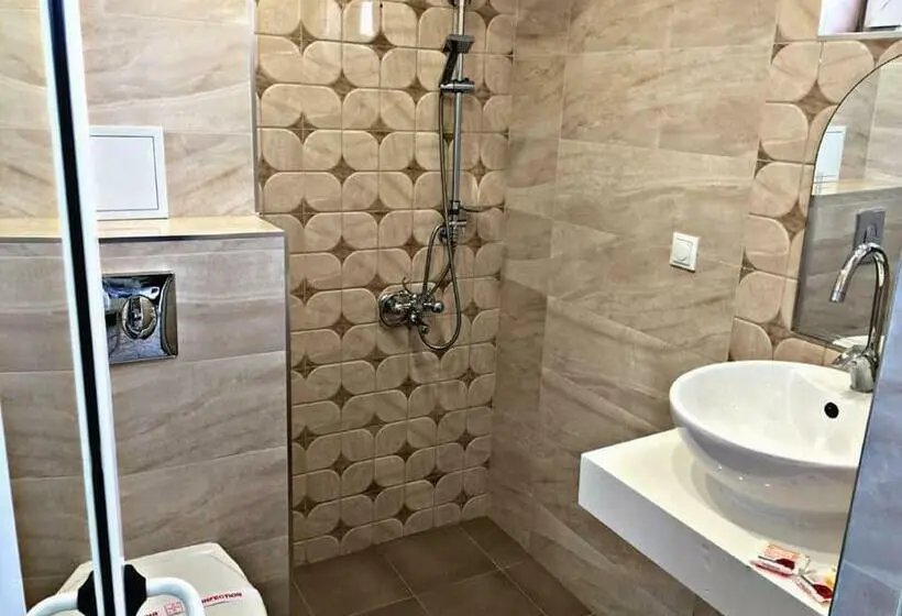 اتاق استاندارد, Family Hotel Kedara