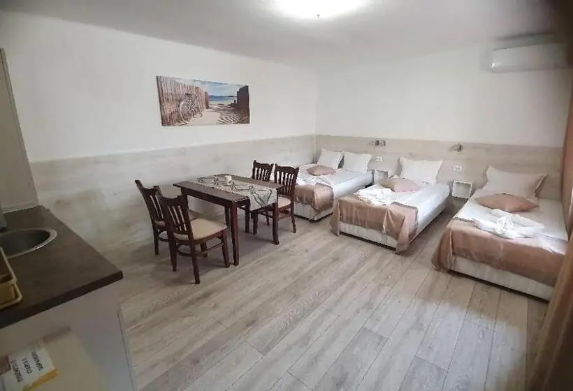 اتاق استاندارد سه نفره, Family Hotel Kedara