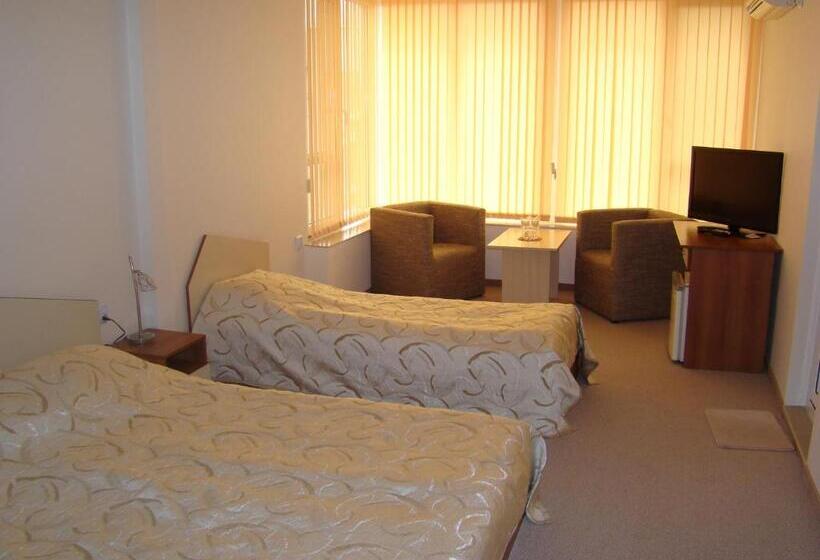 标准三人间, Family Hotel Kedara