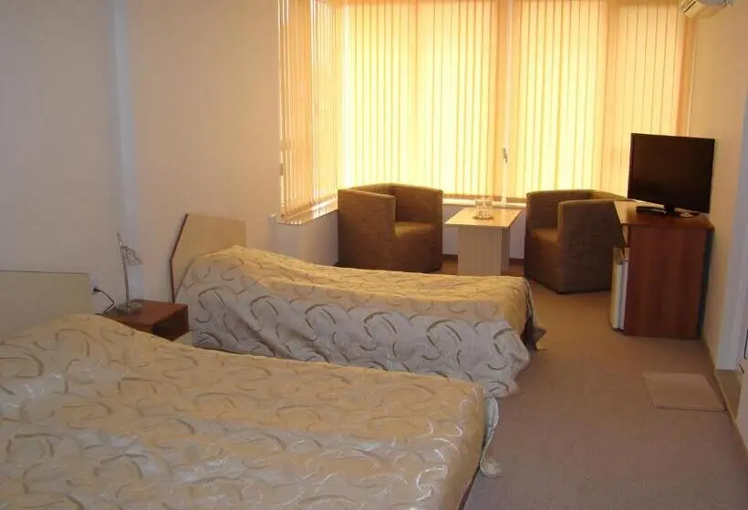 اتاق استاندارد سه نفره, Family Hotel Kedara
