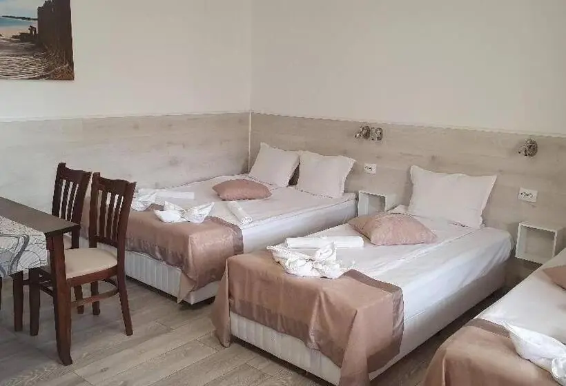 اتاق استاندارد سه نفره, Family Hotel Kedara