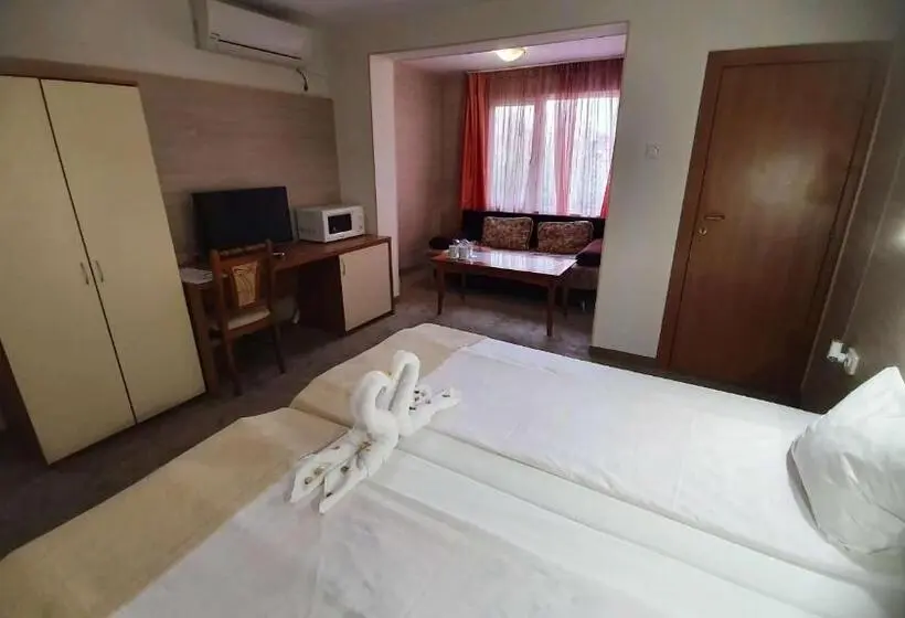 سوییت جونیور, Family Hotel Kedara