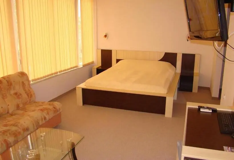 سوییت جونیور, Family Hotel Kedara