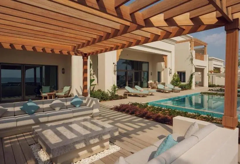 Huoneisto 4 Makuuhuonetta, Naama Beach Villas & Spa