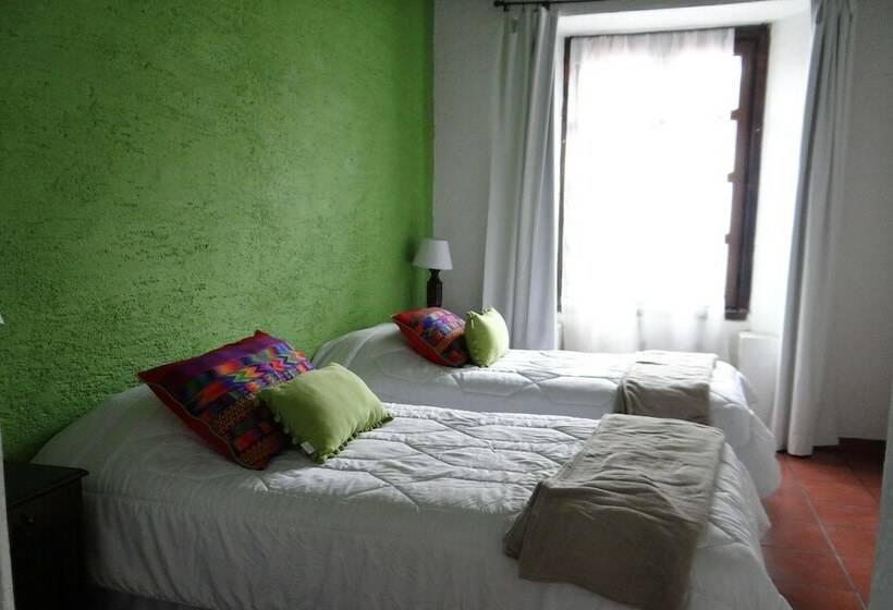 اتاق استاندارد سه نفره, Casa Naranjo