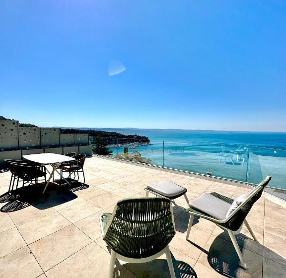 جناح بغرفتي نوم, Maximilian Suites