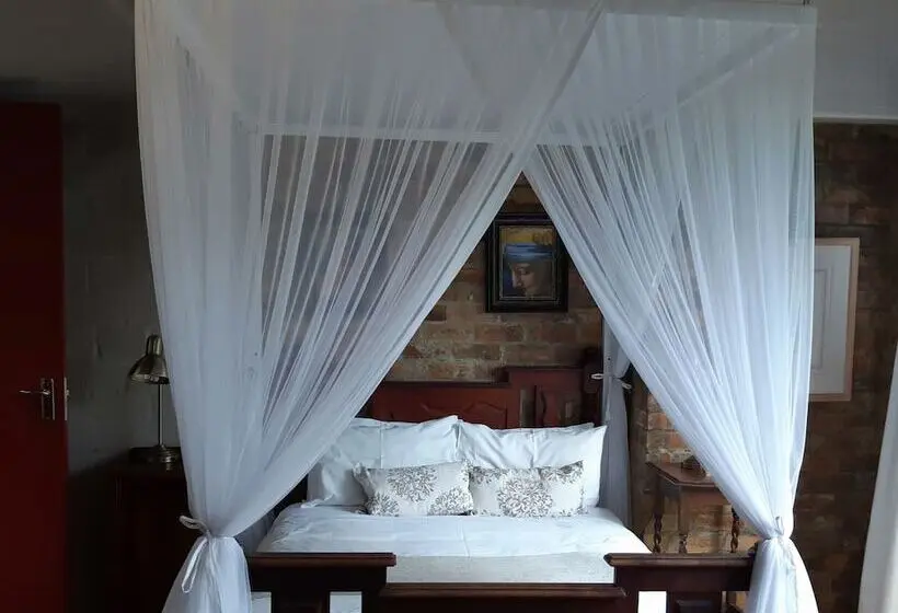 آپارتمان 1 خوابه, Hornbill House