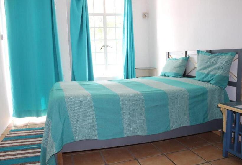 اتاق استاندارد, Pillay Guest House