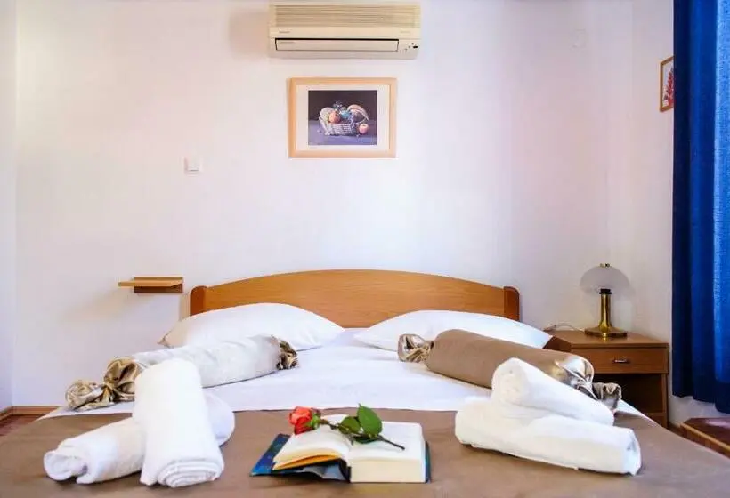 استودیو استاندارد با بالکن, Villa Palloma