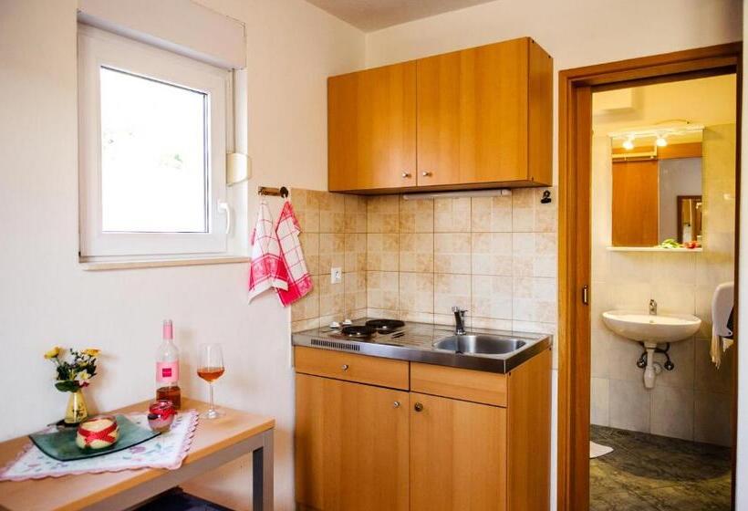 Студио Стандарт с Балконом, Villa Palloma