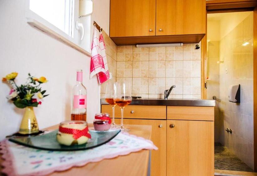 Студио Стандарт с Балконом, Villa Palloma