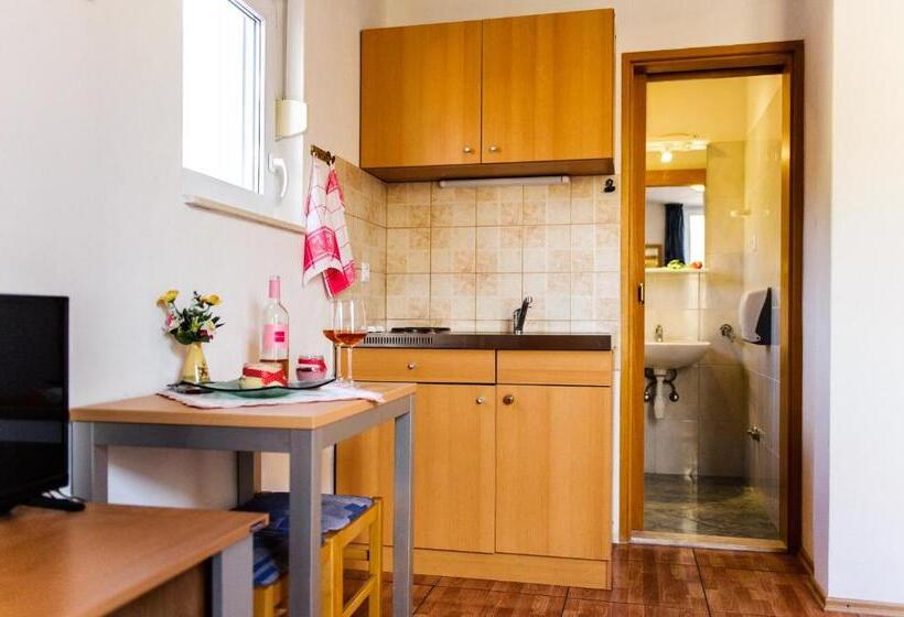 Студио Стандарт с Балконом, Villa Palloma