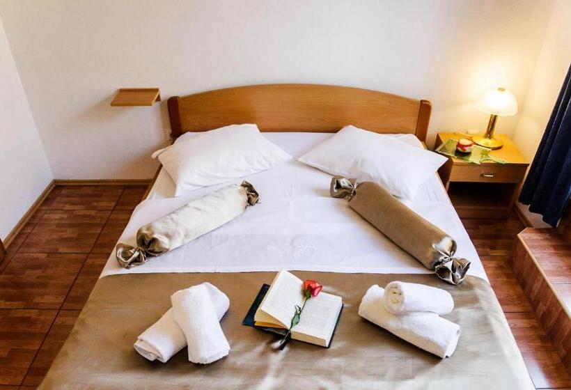 Студио Стандарт с Балконом, Villa Palloma