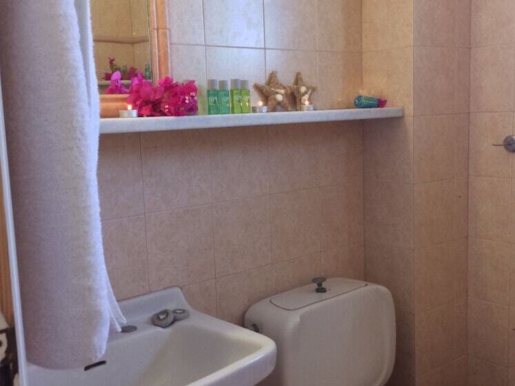 Quarto Quádruplo Deluxe, Arokaria Seaside