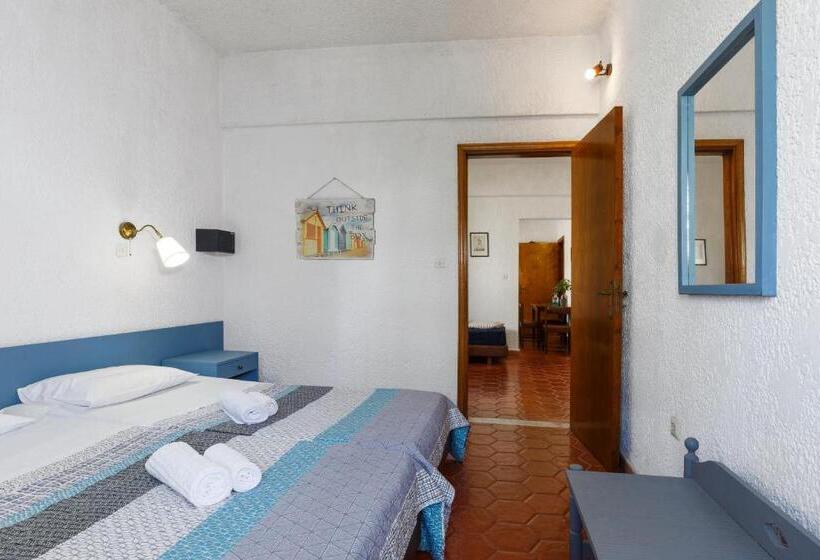 דירת שני חדרים, Emmanuel Apartments