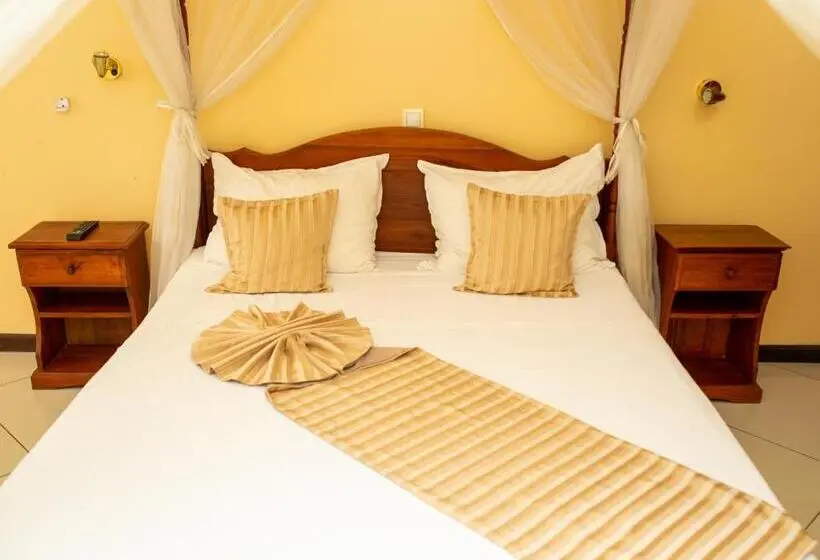 اتاق خانوادگی, Amazone Hotel Tulear