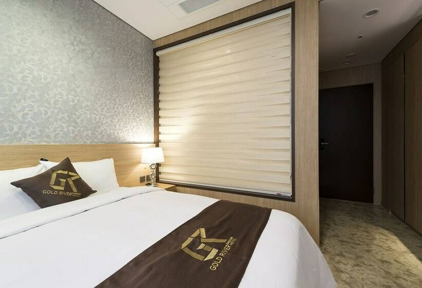 Quarto Deluxe, Gold River