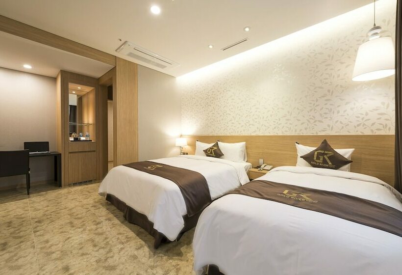 Quarto Deluxe, Gold River