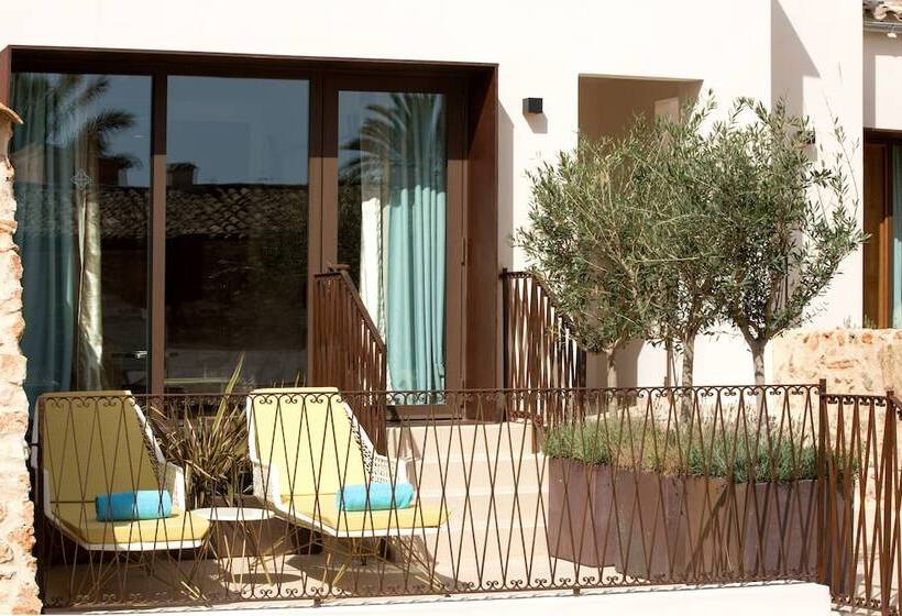 جناح جونيور سوبريور, Sa Creu Nova Petit Palais Art & Spa