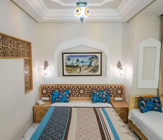 اتاق استاندارد سه نفره, Saheb Ettabaa