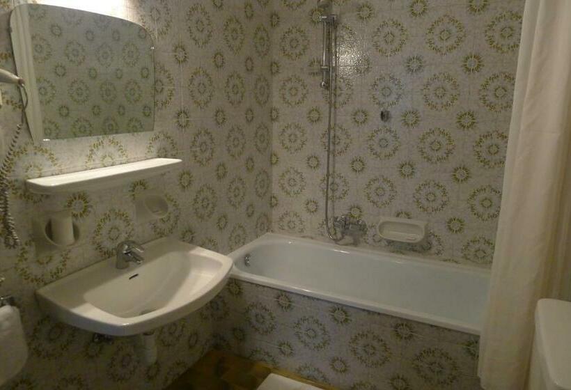 غرفة قياسية, Steinhauswirt