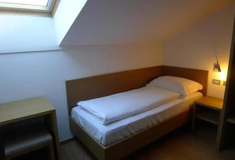 Standard Yhden Hengen Huone, Steinhauswirt