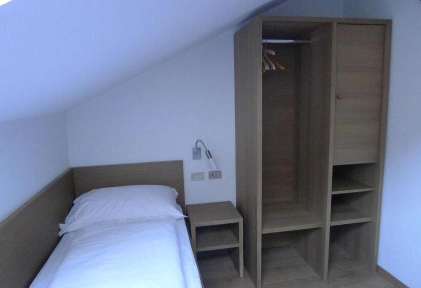 غرفة قياسية فردية, Steinhauswirt